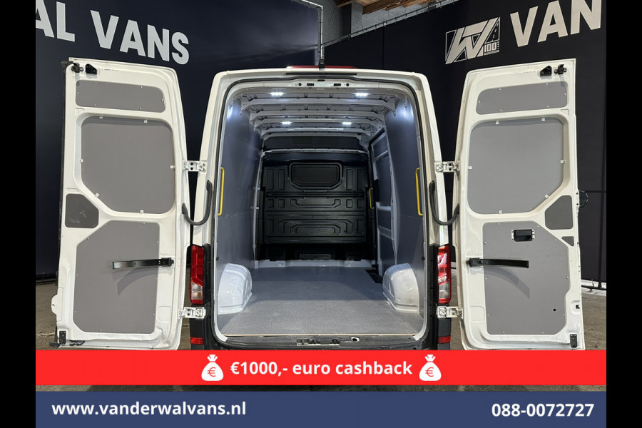 Volkswagen Crafter 2.0 TDI 140pk L3H3 L2H2 Euro6 Airco | Camera | Apple carplay | Android auto bijrijdersbank, 3000kg trekvermogen Volkswagen Crafter 2.0 TDI 140pk L3H3 L2H2 Euro6 Airco | Camera | Apple carplay | Android auto bijrijdersbank, 3000kg trekvermogen