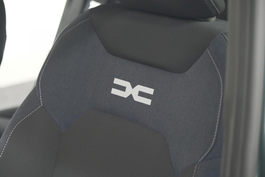 Dacia Duster Mild Hybrid 130 Expression | Camera | Stoelverwarming | Apple Carplay | Navigatie Dacia Duster Mild Hybrid 130 Expression | Camera | Stoelverwarming | Apple Carplay | Navigatie