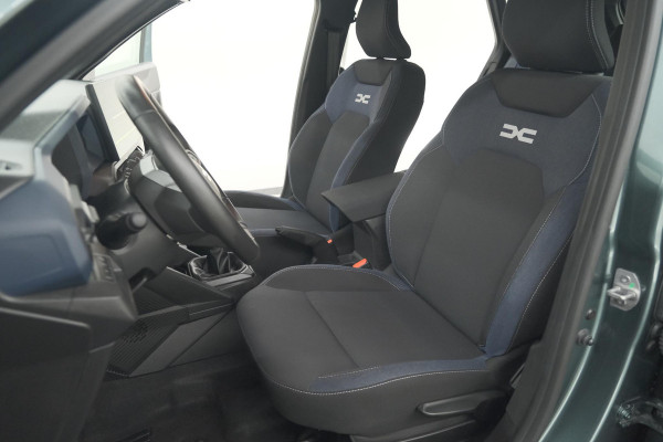 Dacia Duster Mild Hybrid 130 Expression | Camera | Stoelverwarming | Apple Carplay | Navigatie Dacia Duster Mild Hybrid 130 Expression | Camera | Stoelverwarming | Apple Carplay | Navigatie