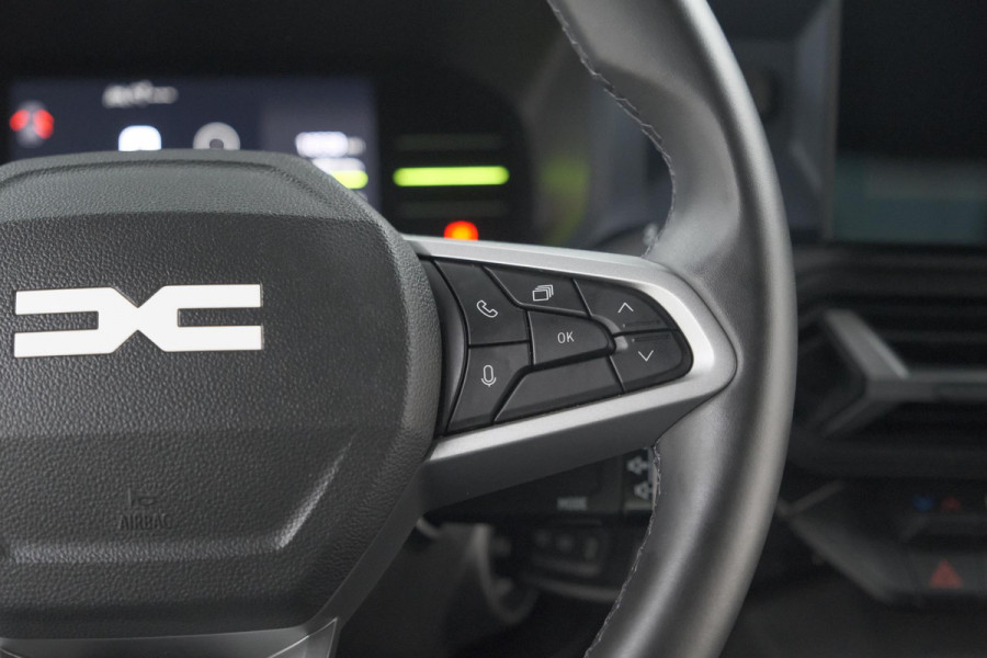 Dacia Duster Mild Hybrid 130 Expression | Camera | Stoelverwarming | Apple Carplay | Navigatie Dacia Duster Mild Hybrid 130 Expression | Camera | Stoelverwarming | Apple Carplay | Navigatie