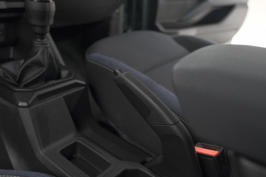 Dacia Duster Mild Hybrid 130 Expression | Camera | Stoelverwarming | Apple Carplay | Navigatie Dacia Duster Mild Hybrid 130 Expression | Camera | Stoelverwarming | Apple Carplay | Navigatie