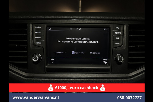 Volkswagen Crafter 2.0 TDI 141pk L3H3 L2H2 Euro6 Airco | Navigatie | Apple Carplay | Cruisecontrol Android Auto, Bijrijdersbank, 3000kg trekvermogen, zilver