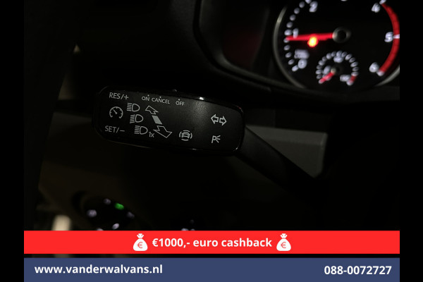 Volkswagen Crafter 2.0 TDI 141pk L3H3 L2H2 Euro6 Airco | Navigatie | Apple Carplay | Cruisecontrol Android Auto, Bijrijdersbank, 3000kg trekvermogen, zilver