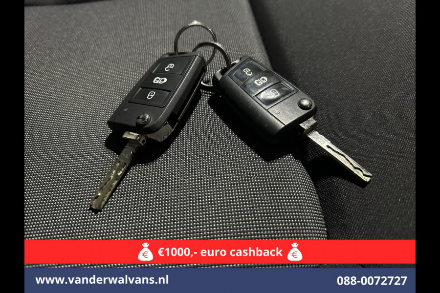 Volkswagen Crafter 2.0 TDI 141pk L3H3 L2H2 Euro6 Airco | Navigatie | Apple Carplay | Cruisecontrol Android Auto, Bijrijdersbank, 3000kg trekvermogen, zilver