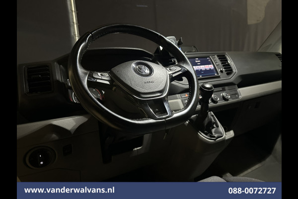 Volkswagen Crafter 2.0 TDI 140pk L3H3 L2H2 Euro6 Airco | 3000kg Trekhaak | Camera | Leder stuurwiel adaptieve cruisecontrol, stuurwielverwarming, chauffeursstoel, apple carplay, android auto