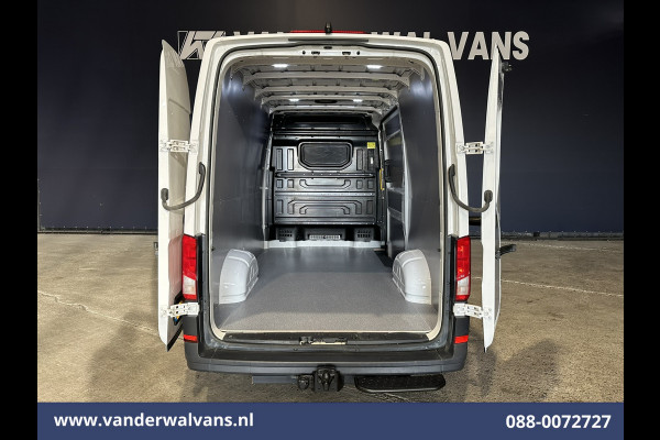 Volkswagen Crafter 2.0 TDI 140pk L3H3 L2H2 Euro6 Airco | 3000kg Trekhaak | Camera | Leder stuurwiel adaptieve cruisecontrol, stuurwielverwarming, chauffeursstoel, apple carplay, android auto