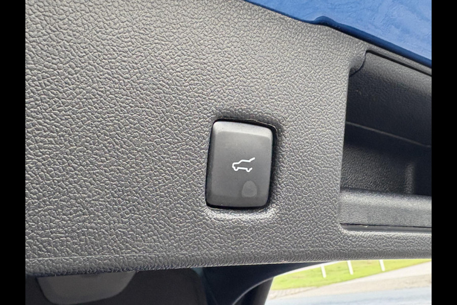 Ford Kuga 2.5 FHEV ST-Line X 190pk | Driver Assistance Pack | Technology Pack | Winterpack | Panoramadak | All Weather banden | Geen stekker nodig