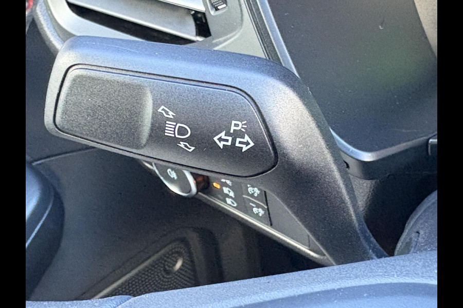 Ford Kuga 2.5 FHEV ST-Line X 190pk | Driver Assistance Pack | Technology Pack | Winterpack | Panoramadak | All Weather banden | Geen stekker nodig