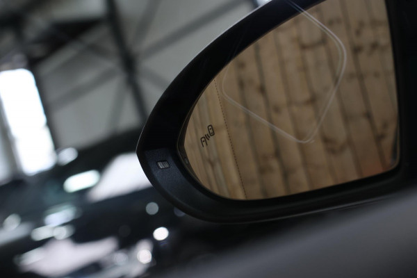 Volkswagen Golf 2.0 TSI 4Motion R *Pano*Dynaudio*Keyless*1e eigenaar*