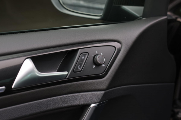 Volkswagen Golf 2.0 TSI 4Motion R *Pano*Dynaudio*Keyless*1e eigenaar*