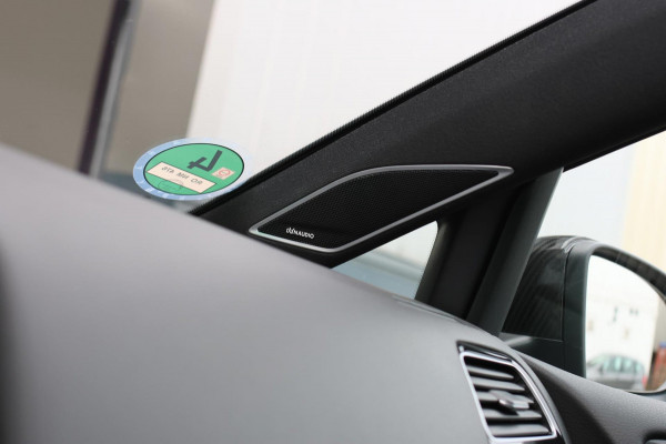 Volkswagen Golf 2.0 TSI 4Motion R *Pano*Dynaudio*Keyless*1e eigenaar*