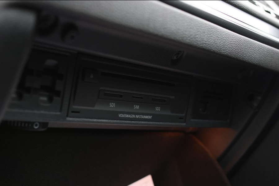 Volkswagen Golf 2.0 TSI 4Motion R *Pano*Dynaudio*Keyless*1e eigenaar*