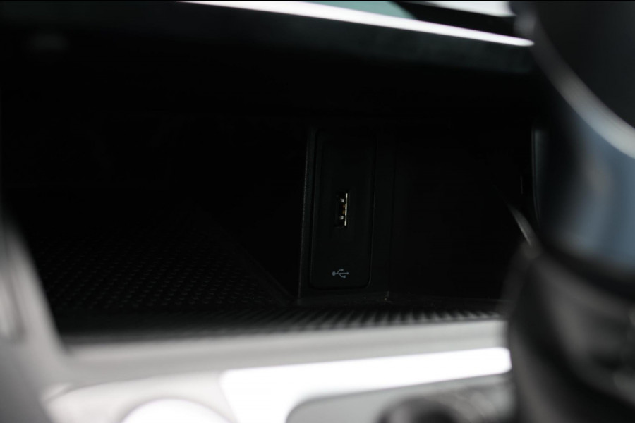 Volkswagen Golf 2.0 TSI 4Motion R *Pano*Dynaudio*Keyless*1e eigenaar*