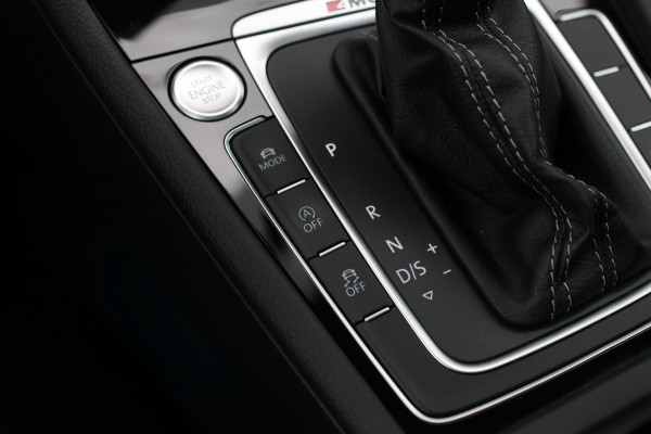 Volkswagen Golf 2.0 TSI 4Motion R *Pano*Dynaudio*Keyless*1e eigenaar*