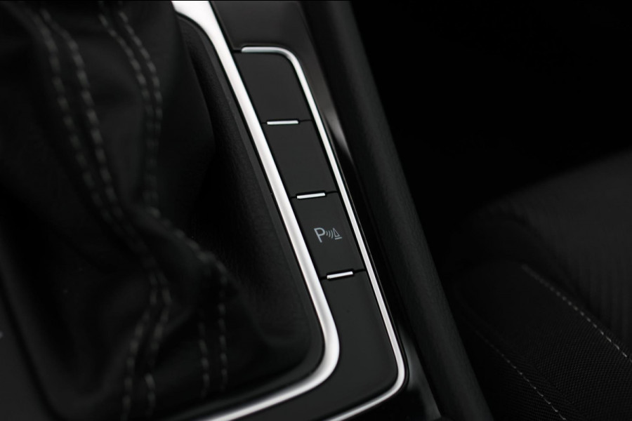 Volkswagen Golf 2.0 TSI 4Motion R *Pano*Dynaudio*Keyless*1e eigenaar*