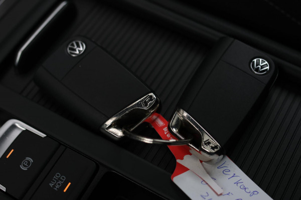 Volkswagen Golf 2.0 TSI 4Motion R *Pano*Dynaudio*Keyless*1e eigenaar*