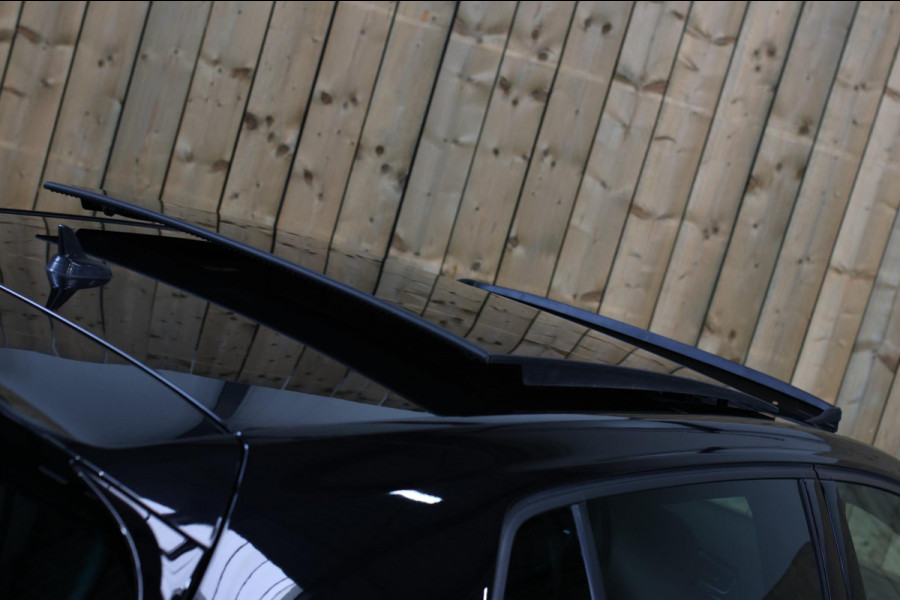 Volkswagen Golf 2.0 TSI 4Motion R *Pano*Dynaudio*Keyless*1e eigenaar*