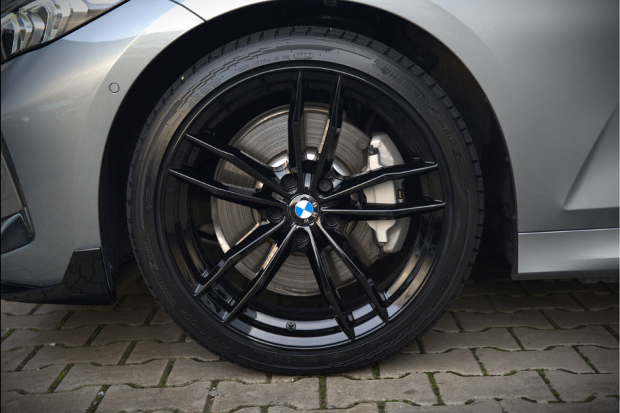 BMW 3 Serie Touring 330i xDrive High Excecutive M Sport | M Performance | Stoelverwarming | Camera | Navigatie | Parkeersensoren | Apple Carplay | Keyless | HIFI | Adaptive Cruise Control | DAB | LED | BTW | Fabrieksgarantie
