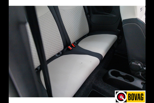 Fiat 500 1.0 Hybrid Dolcevita | Panoramdak | Airco | Cruise | Apple carplay / Android auto | PDC achter