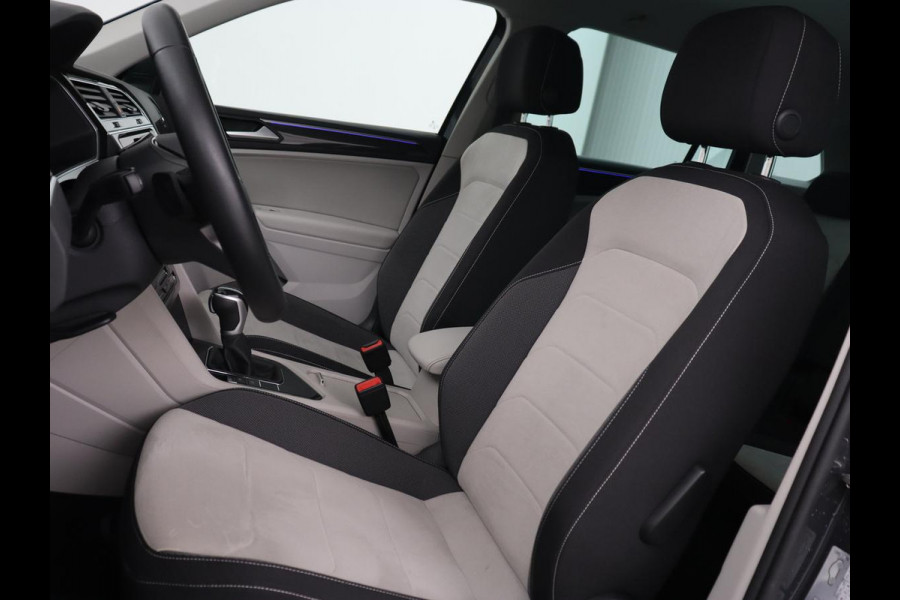 Volkswagen Tiguan 1.4 TSI eHybrid Style | Trekhaak | Stoelverwarming | 360 Camera | Adaptive cruise | Carplay | Park Assist | Achterbankverwarming | Virtual Cockpit | PHEV | Plug In Volkswagen Tiguan 1.4 TSI eHybrid Style | Trekhaak | Stoelverwarming | 360 Camera | Adaptive cruise | Carplay | Park Assist | Achterbankverwarming | Virtual Cockpit | PHEV | Plug In