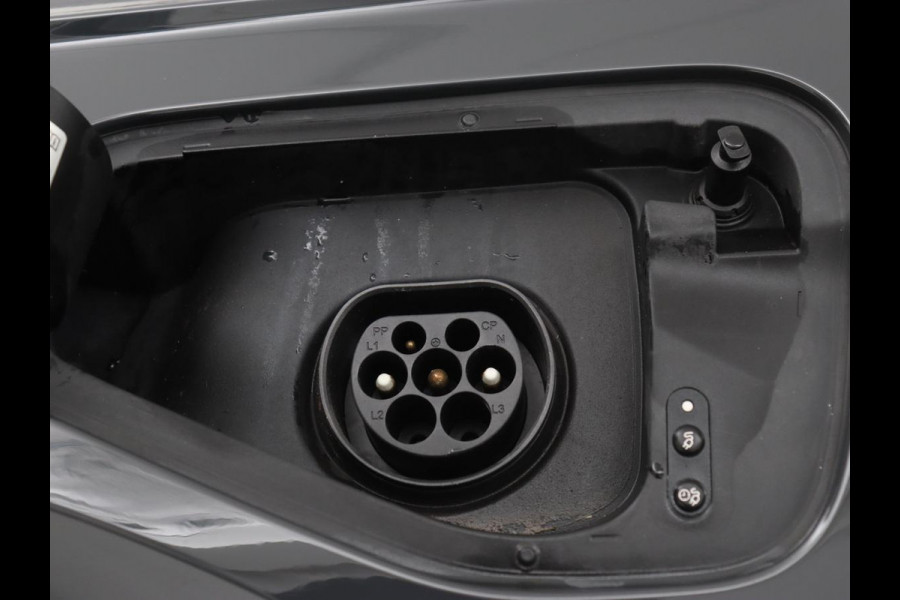 Volkswagen Tiguan 1.4 TSI eHybrid Style | Trekhaak | Stoelverwarming | 360 Camera | Adaptive cruise | Carplay | Park Assist | Achterbankverwarming | Virtual Cockpit | PHEV | Plug In Volkswagen Tiguan 1.4 TSI eHybrid Style | Trekhaak | Stoelverwarming | 360 Camera | Adaptive cruise | Carplay | Park Assist | Achterbankverwarming | Virtual Cockpit | PHEV | Plug In