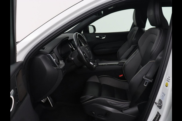Volvo XC60 2.0 Recharge T8 AWD R-Design | Panoramadak | Trekhaak | Adaptive cruise | Stoelverwarming | Carplay | Harman/Kardon | Navigatie | Memory | Sportstoelen | Achterbankverwarming | PHEV | Plug In