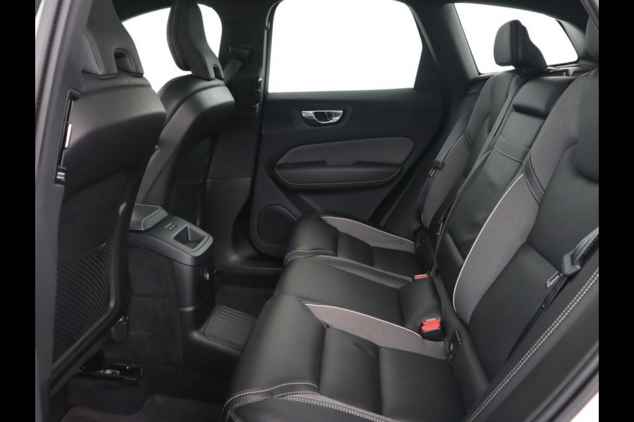 Volvo XC60 2.0 Recharge T8 AWD R-Design | Panoramadak | Trekhaak | Adaptive cruise | Stoelverwarming | Carplay | Harman/Kardon | Navigatie | Memory | Sportstoelen | Achterbankverwarming | PHEV | Plug In