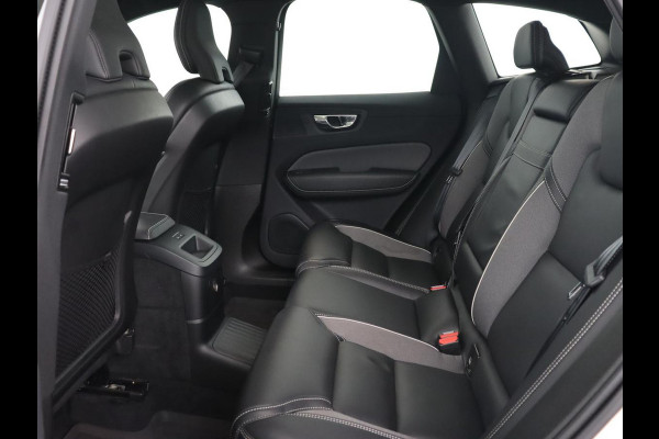 Volvo XC60 2.0 Recharge T8 AWD R-Design | Panoramadak | Trekhaak | Adaptive cruise | Stoelverwarming | Carplay | Harman/Kardon | Navigatie | Memory | Sportstoelen | Achterbankverwarming | PHEV | Plug In