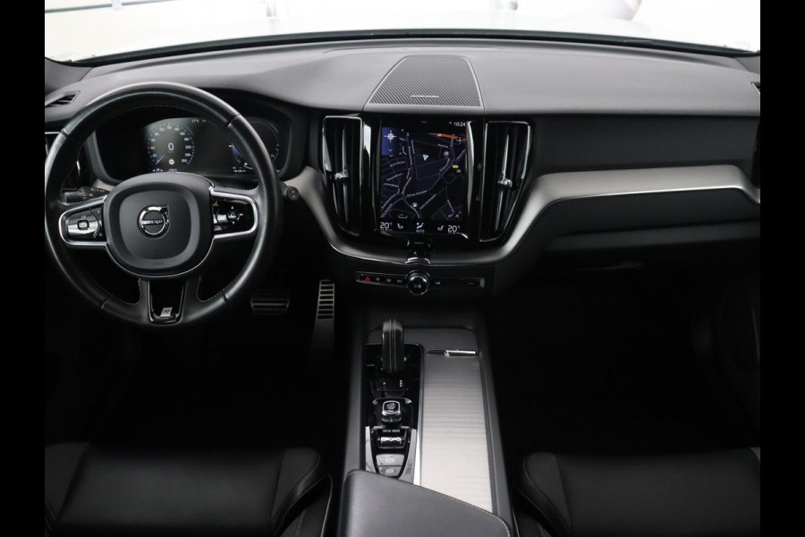 Volvo XC60 2.0 Recharge T8 AWD R-Design | Panoramadak | Trekhaak | Adaptive cruise | Stoelverwarming | Carplay | Harman/Kardon | Navigatie | Memory | Sportstoelen | Achterbankverwarming | PHEV | Plug In
