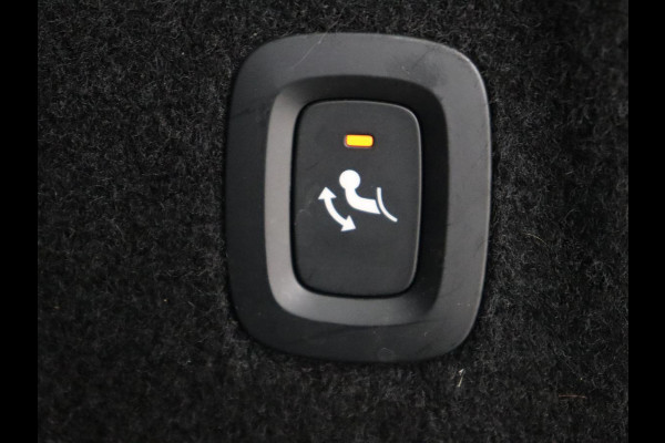 Volvo XC60 2.0 Recharge T8 AWD R-Design | Panoramadak | Trekhaak | Adaptive cruise | Stoelverwarming | Carplay | Harman/Kardon | Navigatie | Memory | Sportstoelen | Achterbankverwarming | PHEV | Plug In