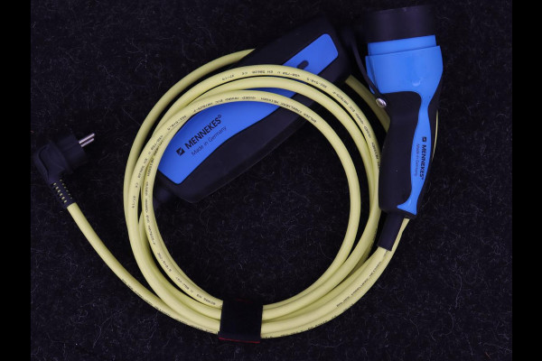 Volvo XC60 2.0 Recharge T8 AWD R-Design | Panoramadak | Trekhaak | Adaptive cruise | Stoelverwarming | Carplay | Harman/Kardon | Navigatie | Memory | Sportstoelen | Achterbankverwarming | PHEV | Plug In