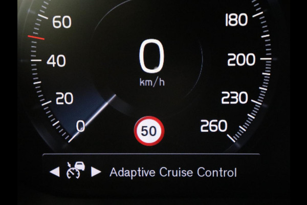 Volvo XC60 2.0 Recharge T8 AWD R-Design | Panoramadak | Trekhaak | Adaptive cruise | Stoelverwarming | Carplay | Harman/Kardon | Navigatie | Memory | Sportstoelen | Achterbankverwarming | PHEV | Plug In