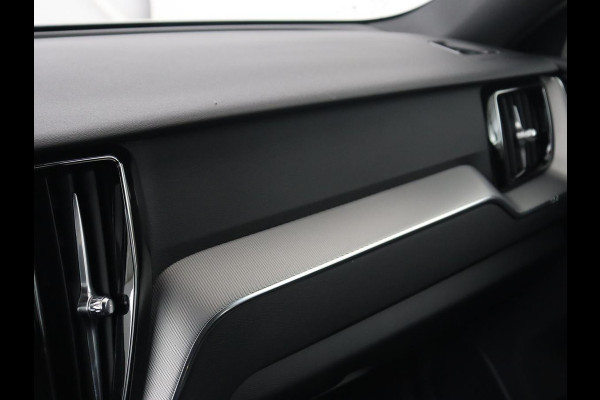 Volvo XC60 2.0 Recharge T8 AWD R-Design | Panoramadak | Trekhaak | Adaptive cruise | Stoelverwarming | Carplay | Harman/Kardon | Navigatie | Memory | Sportstoelen | Achterbankverwarming | PHEV | Plug In