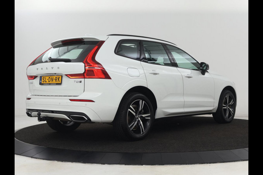 Volvo XC60 2.0 Recharge T8 AWD R-Design | Panoramadak | Trekhaak | Adaptive cruise | Stoelverwarming | Carplay | Harman/Kardon | Navigatie | Memory | Sportstoelen | Achterbankverwarming | PHEV | Plug In