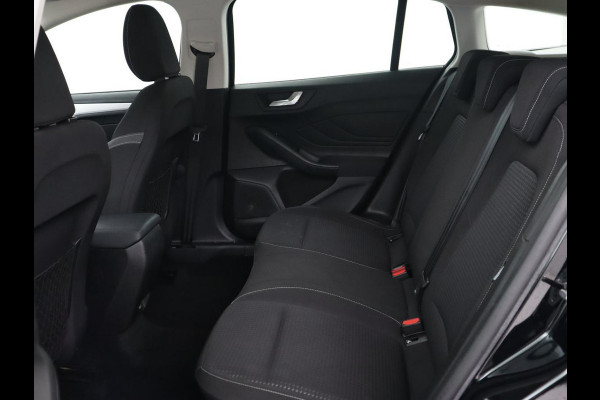 Ford Focus 1.0 EcoBoost Trend Edition | Trekhaak | Carplay | Navigatie | Parkeerhulp | Cruise control | Airco | Bluetooth Ford Focus 1.0 EcoBoost Trend Edition | Trekhaak | Carplay | Navigatie | Parkeerhulp | Cruise control | Airco | Bluetooth