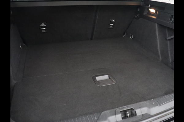 Ford Focus 1.0 EcoBoost Trend Edition | Trekhaak | Carplay | Navigatie | Parkeerhulp | Cruise control | Airco | Bluetooth Ford Focus 1.0 EcoBoost Trend Edition | Trekhaak | Carplay | Navigatie | Parkeerhulp | Cruise control | Airco | Bluetooth