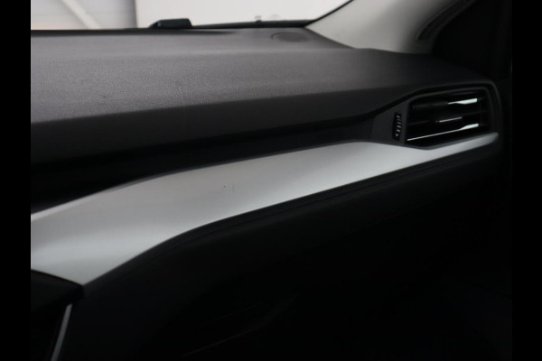 Ford Focus 1.0 EcoBoost Trend Edition | Trekhaak | Carplay | Navigatie | Parkeerhulp | Cruise control | Airco | Bluetooth Ford Focus 1.0 EcoBoost Trend Edition | Trekhaak | Carplay | Navigatie | Parkeerhulp | Cruise control | Airco | Bluetooth