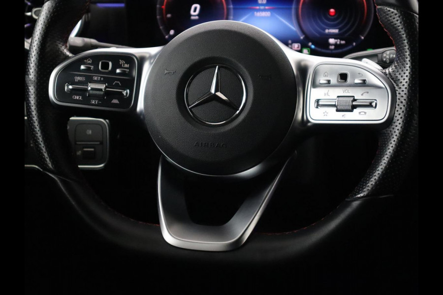 Mercedes-Benz A-Klasse 250e AMG | Panoramadak | 360 Camera | Burmester | Stoelverwarming | Adaptive cruise | Carplay | Sfeerverlichting | 19'' | Navigatie | Widescreen | Leder/Alcantara | PHEV | Plug In