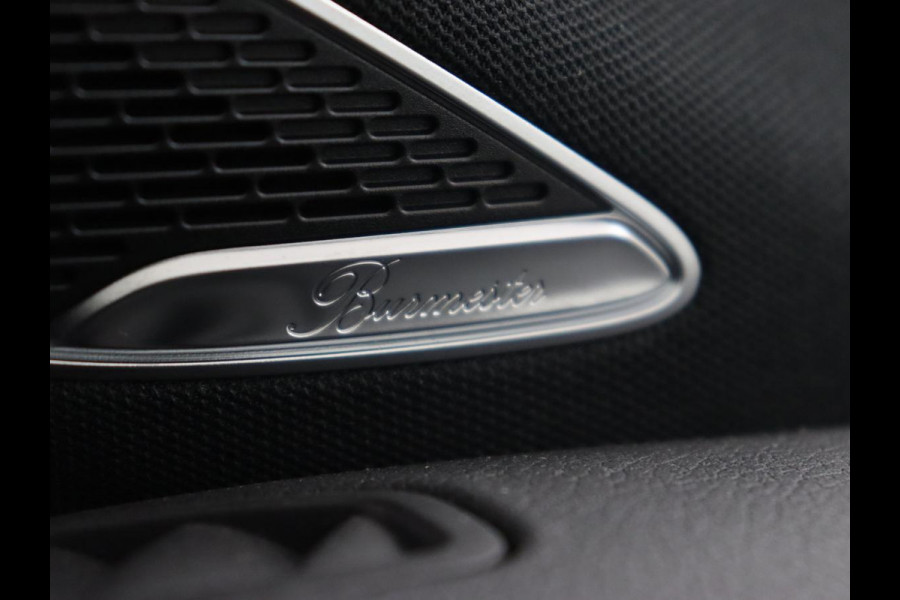 Mercedes-Benz A-Klasse 250e AMG | Panoramadak | 360 Camera | Burmester | Stoelverwarming | Adaptive cruise | Carplay | Sfeerverlichting | 19'' | Navigatie | Widescreen | Leder/Alcantara | PHEV | Plug In