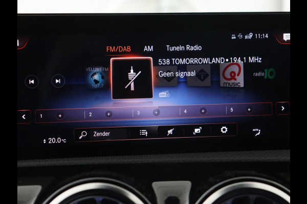 Mercedes-Benz A-Klasse 250e AMG | Panoramadak | 360 Camera | Burmester | Stoelverwarming | Adaptive cruise | Carplay | Sfeerverlichting | 19'' | Navigatie | Widescreen | Leder/Alcantara | PHEV | Plug In