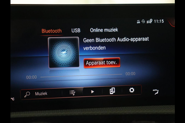 Mercedes-Benz A-Klasse 250e AMG | Panoramadak | 360 Camera | Burmester | Stoelverwarming | Adaptive cruise | Carplay | Sfeerverlichting | 19'' | Navigatie | Widescreen | Leder/Alcantara | PHEV | Plug In