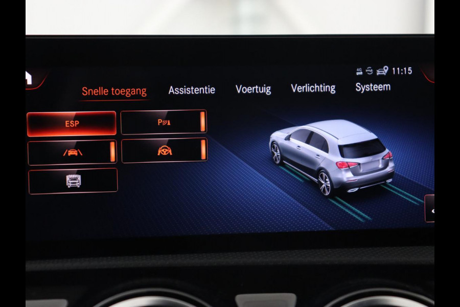 Mercedes-Benz A-Klasse 250e AMG | Panoramadak | 360 Camera | Burmester | Stoelverwarming | Adaptive cruise | Carplay | Sfeerverlichting | 19'' | Navigatie | Widescreen | Leder/Alcantara | PHEV | Plug In