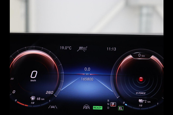 Mercedes-Benz A-Klasse 250e AMG | Panoramadak | 360 Camera | Burmester | Stoelverwarming | Adaptive cruise | Carplay | Sfeerverlichting | 19'' | Navigatie | Widescreen | Leder/Alcantara | PHEV | Plug In