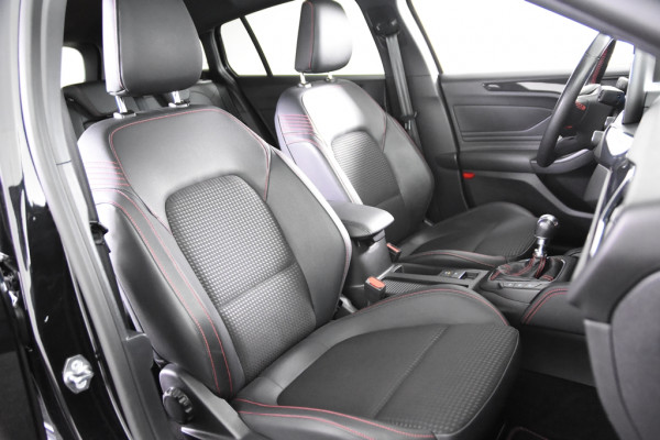 Ford FOCUS Wagon Hybrid ST Line X *1ste Eigenaar*Leer*Navigatie*Trekhaak* Ford FOCUS Wagon Hybrid ST Line X *1ste Eigenaar*Leer*Navigatie*Trekhaak*