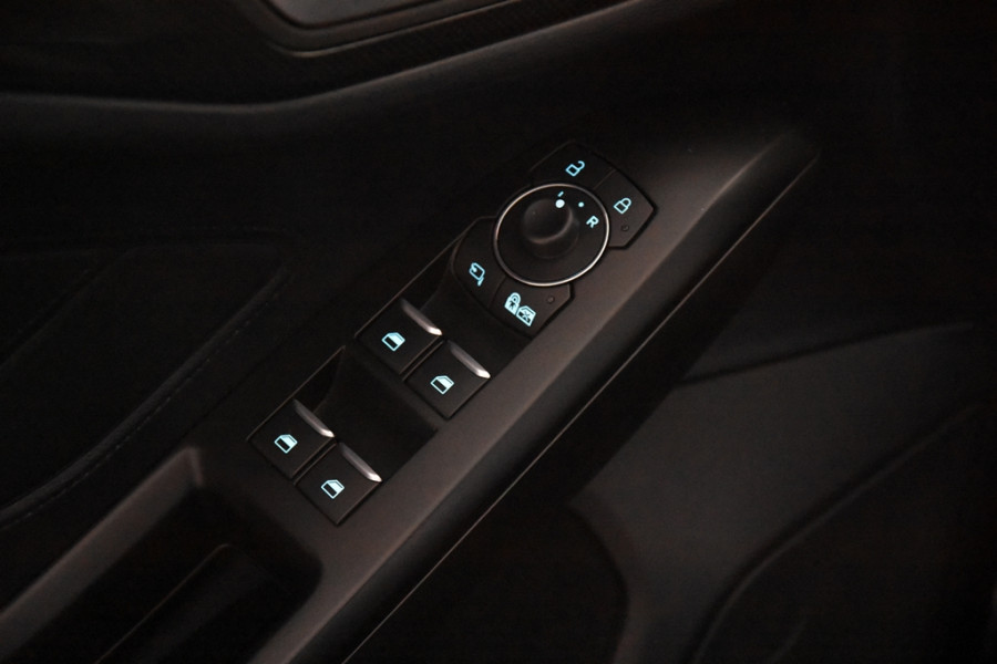 Ford FOCUS Wagon Hybrid ST Line X *1ste Eigenaar*Leer*Navigatie*Trekhaak* Ford FOCUS Wagon Hybrid ST Line X *1ste Eigenaar*Leer*Navigatie*Trekhaak*