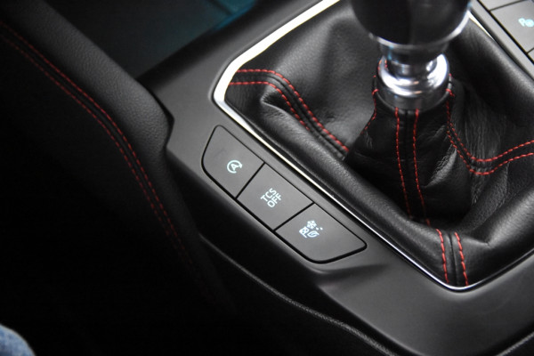 Ford FOCUS Wagon Hybrid ST Line X *1ste Eigenaar*Leer*Navigatie*Trekhaak* Ford FOCUS Wagon Hybrid ST Line X *1ste Eigenaar*Leer*Navigatie*Trekhaak*