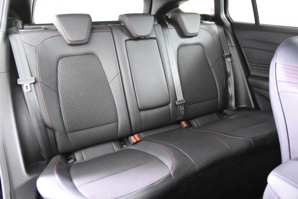 Ford FOCUS Wagon Hybrid ST Line X *1ste Eigenaar*Leer*Navigatie*Trekhaak* Ford FOCUS Wagon Hybrid ST Line X *1ste Eigenaar*Leer*Navigatie*Trekhaak*
