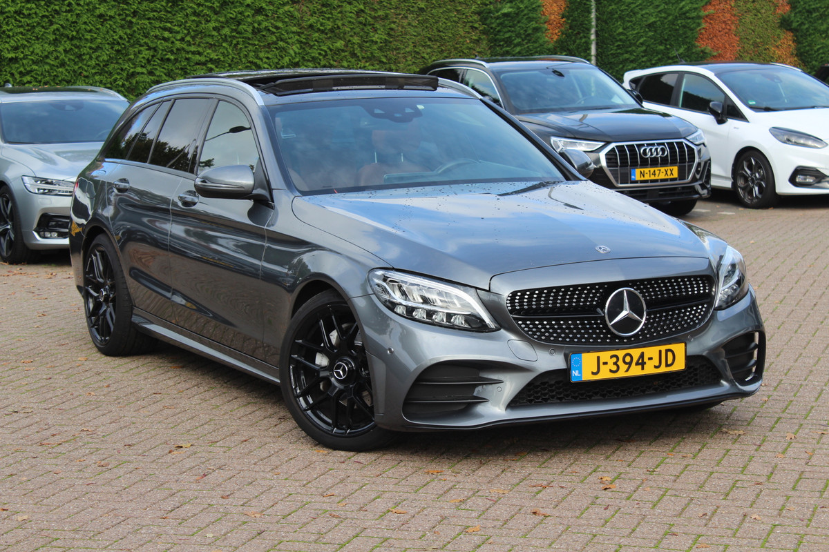 Mercedes-Benz C-Klasse Estate 180 Business Solution AMG / Panoramadak / Camera / Leder / Navigatie / 18'' / DAB / Stoelverwarming / Cruise Control Mercedes-Benz C-Klasse Estate 180 Business Solution AMG / Panoramadak / Camera / Leder / Navigatie / 18'' / DAB / Stoelverwarming / Cruise Control