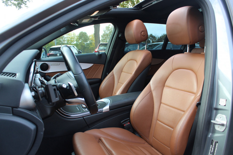 Mercedes-Benz C-Klasse Estate 180 Business Solution AMG / Panoramadak / Camera / Leder / Navigatie / 18'' / DAB / Stoelverwarming / Cruise Control