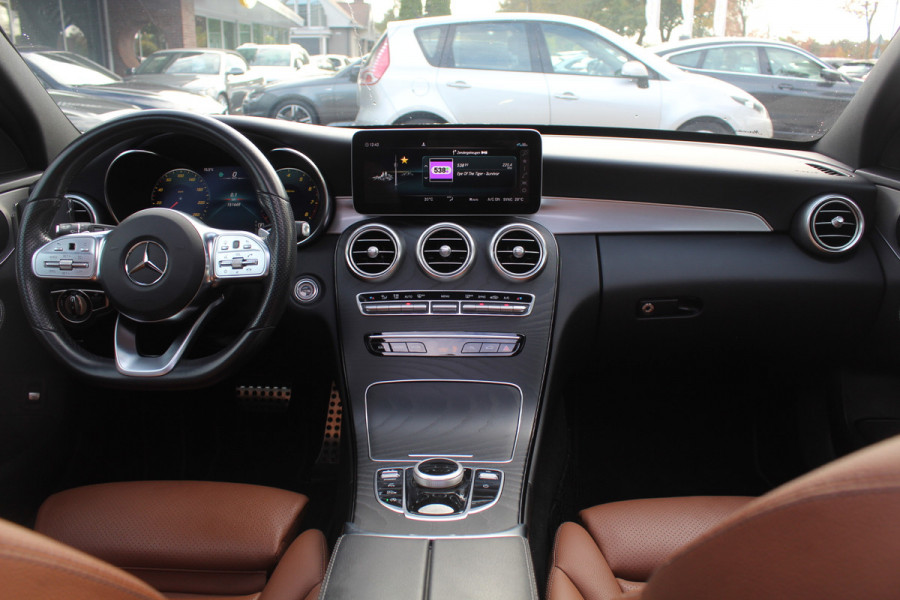 Mercedes-Benz C-Klasse Estate 180 Business Solution AMG / Panoramadak / Camera / Leder / Navigatie / 18'' / DAB / Stoelverwarming / Cruise Control